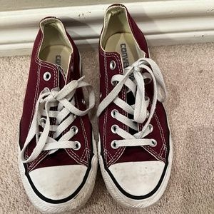 Converse All Star in Maroon, Size 7